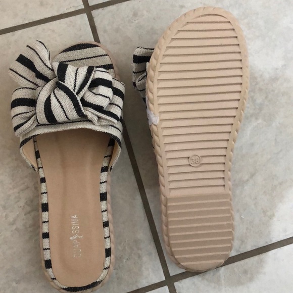 Shoes - Picture 4 of 4